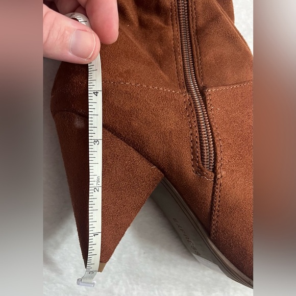 Express brown suede slouchy heeled fall essential boot womens size 9. Like new! - Picture 13 of 14